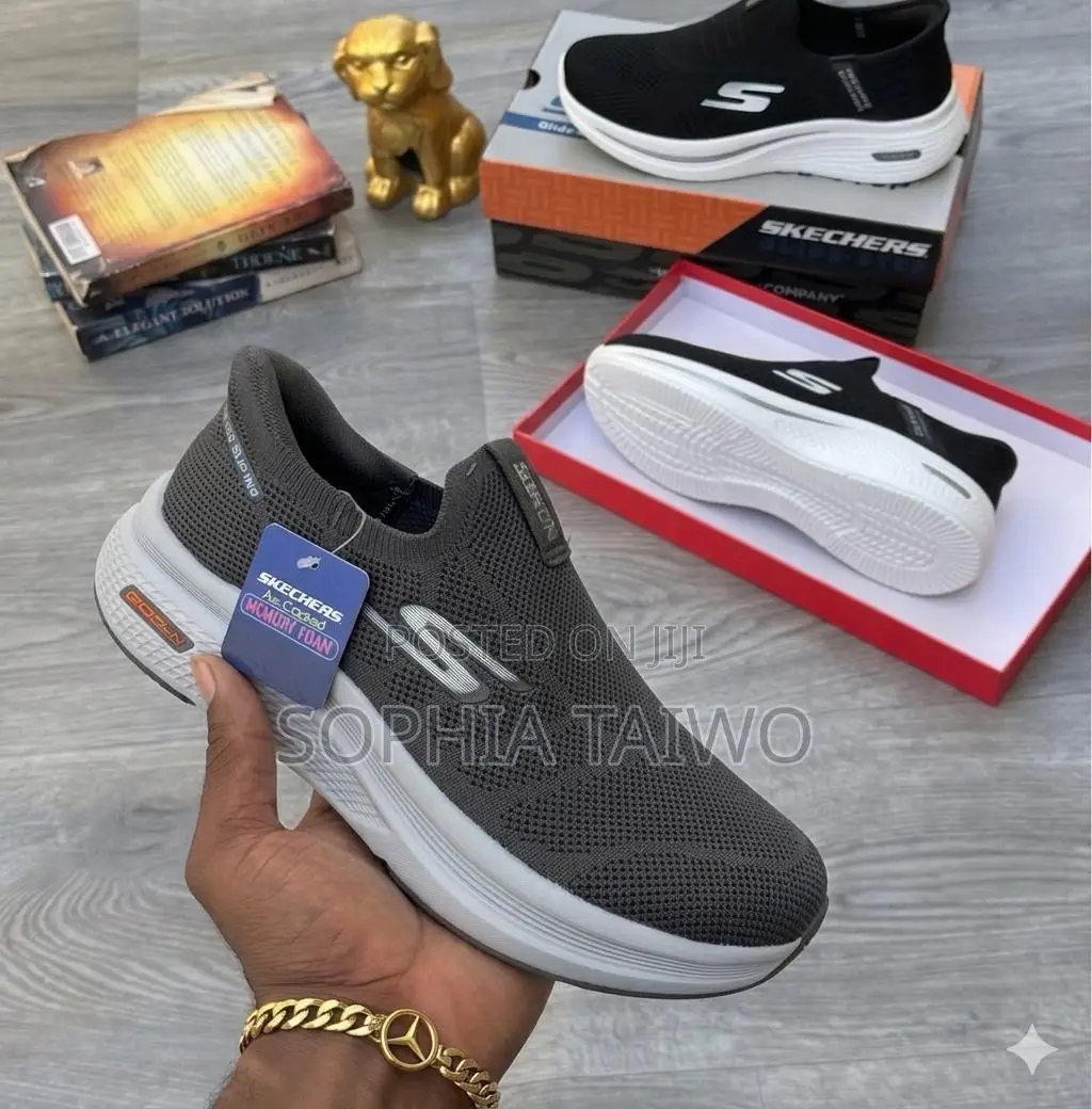 Sketchers Sneaker