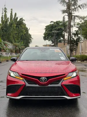 Toyota Camry XSE 2021 Red