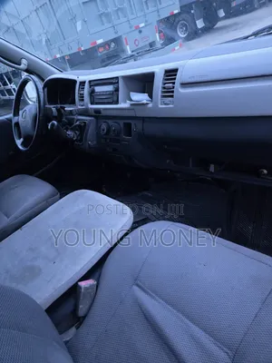 Toyota HiAce 2013 White