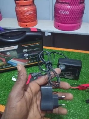4in1 Car Powerbank Jump Starter and Car Tyre Pump