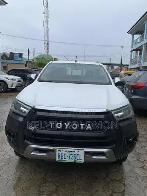 Toyota Hilux SR5+ 4x4 2019 White