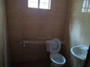 3bdrm Apartment in Alagbaka Extension, Akure for rent