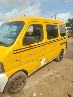 Suzuki Every 2010 Yellow