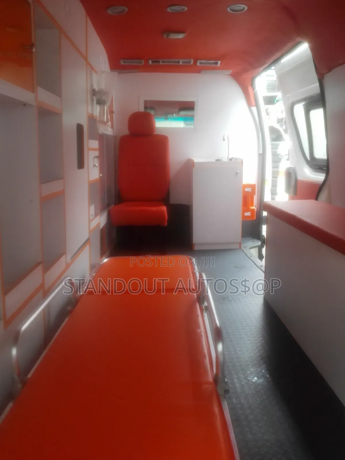 Toyota HiAce 2018 White