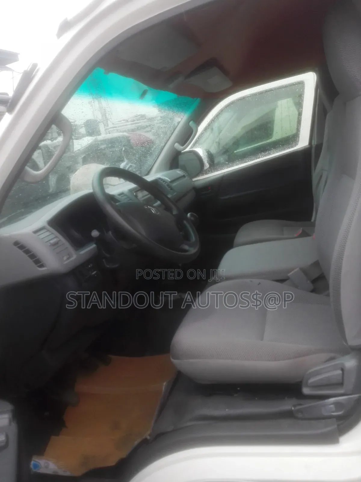 Toyota HiAce 2018 White