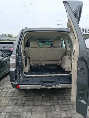 Mitsubishi Pajero V80 3.0 VR-I 2014 Gray