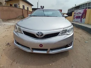Toyota Camry SE 4dr Sedan (2.5L 4cyl 6A) 2012 Silver