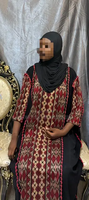 Neat Embroidery Thrift Abaya