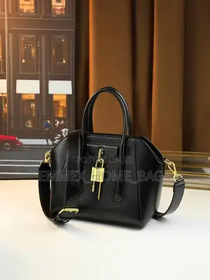 Givenchy Bahs
