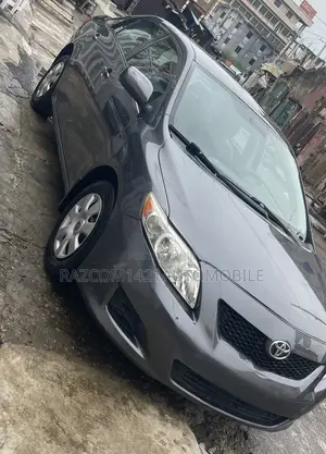 Toyota Corolla LE 4dr Sedan (1.8L 4cyl 4A) 2011 Gray