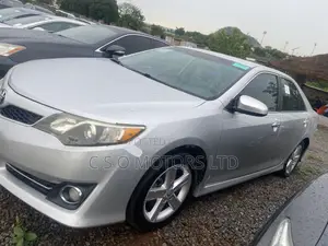 Toyota Camry SE 4dr Sedan (2.5L 4cyl 6A) 2013 Silver
