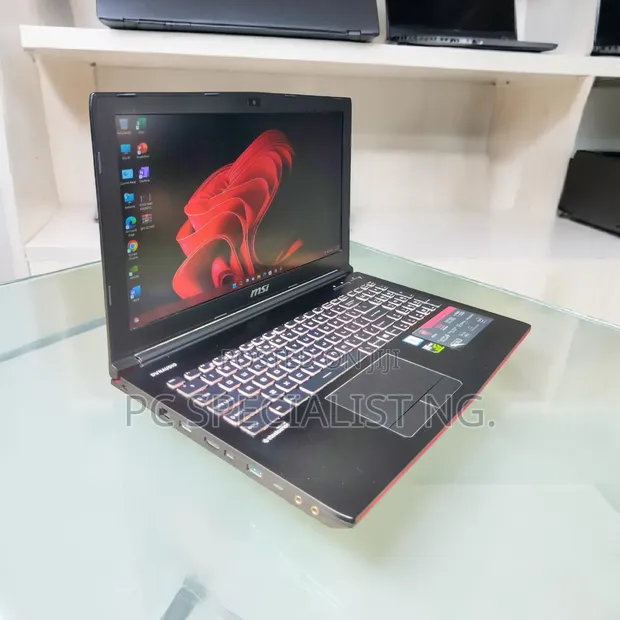 Laptop MSI GE62VR 7RF Apache Pro 16GB Intel Core i7 HDD+SSD 1T