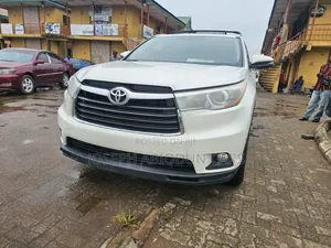 Toyota Highlander Limited 4dr SUV AWD (3.5L 6cyl 6A) 2015 White