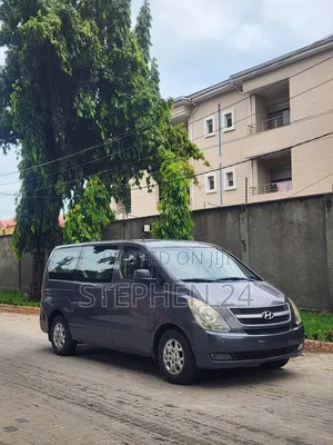 Hyundai H1 2.4 GLS 2012 Gray