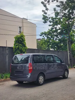 Hyundai H1 2.4 GLS 2012 Gray