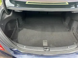 Mercedes-Benz C300 2016 Blue