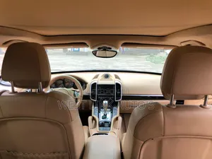 Porsche Cayenne 2013 Blue