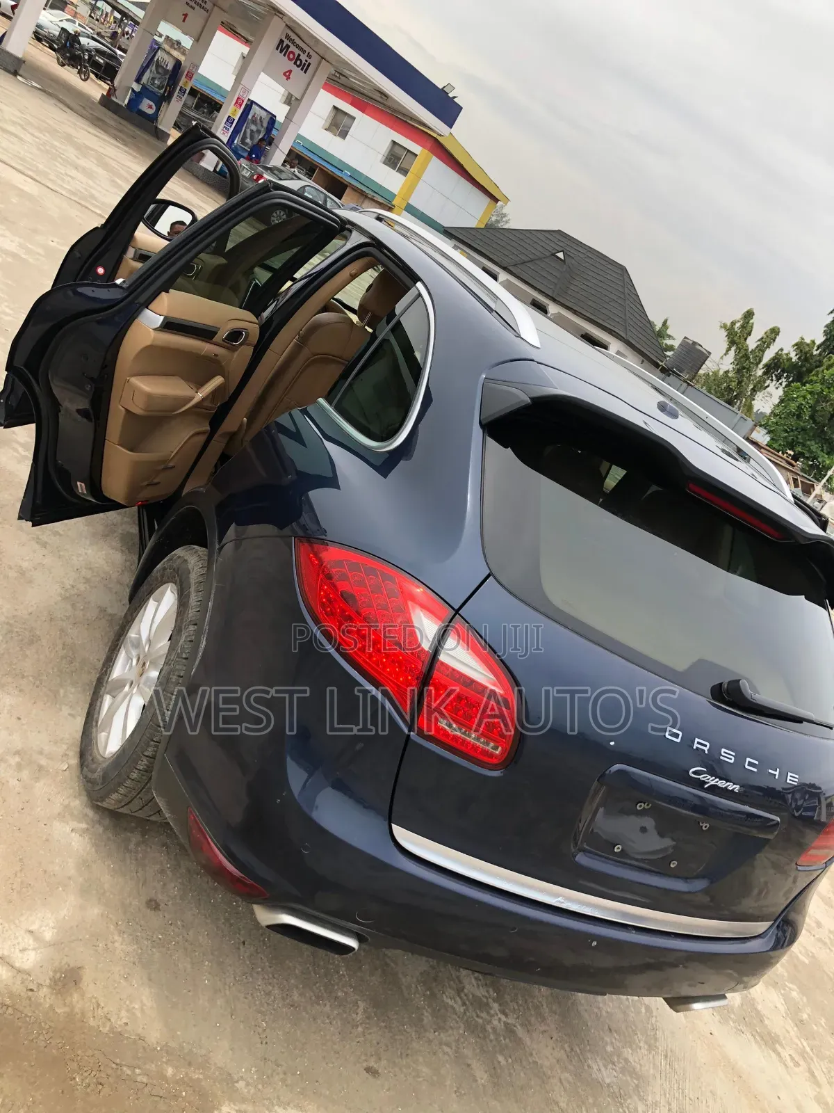 Porsche Cayenne 2013 Blue