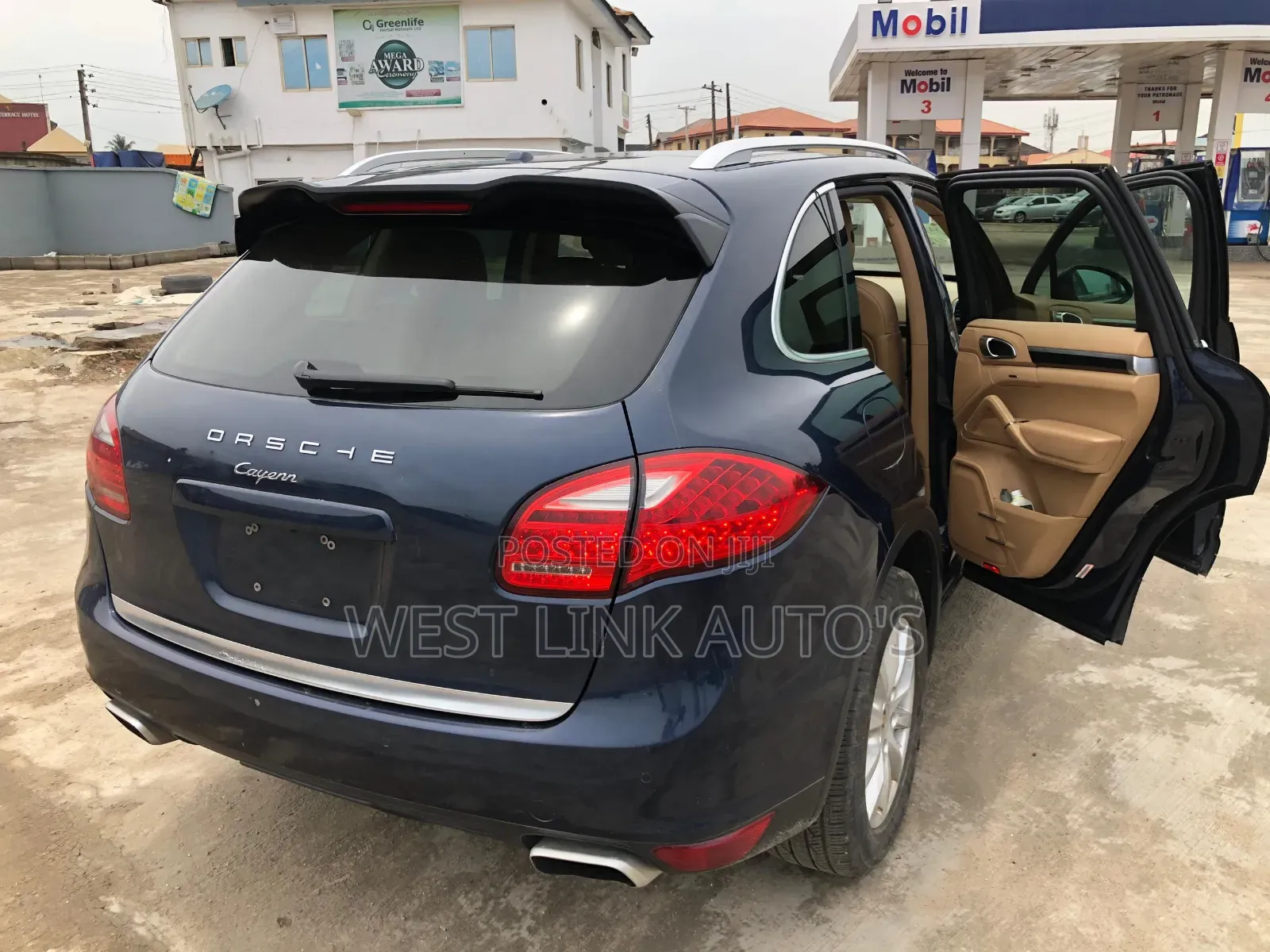 Porsche Cayenne 2013 Blue
