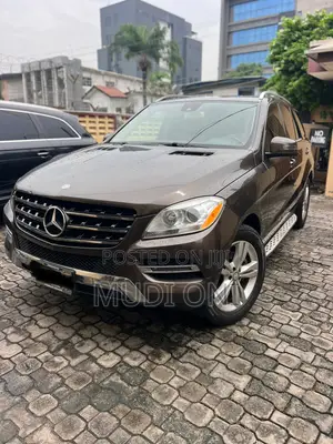 Mercedes-Benz M Class ML350 4MATIC 4dr SUV AWD (3.5L 6cyl 7A) 2014