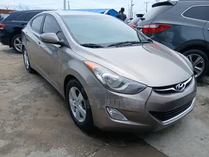 Hyundai Elantra Limited Sedan FWD (1.8L 4cyl 6A) 2013 Gray