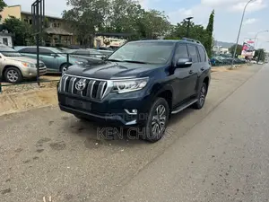 Toyota Land Cruiser Prado 2023 Black