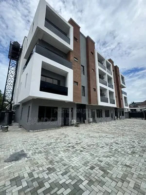 3bdrm Apartment in Lekki Phase 1 for rent