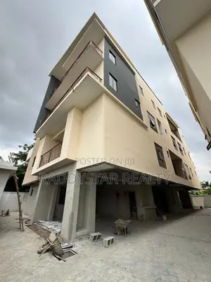 4bdrm Penthouse in Obanikoro for sale