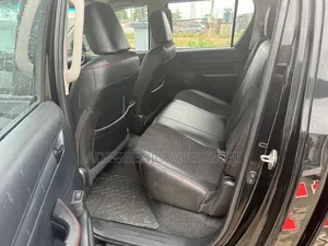 Toyota Hilux Revo Smart Cab Petrol 2.7 RWD 2019 Black