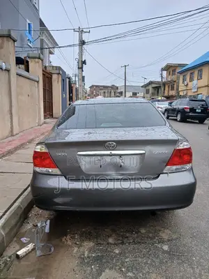 Toyota Camry 2005 Gray