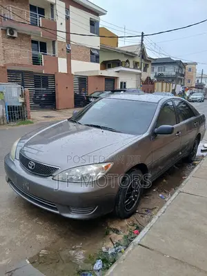 Toyota Camry 2005 Gray