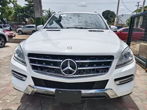 Mercedes-Benz M Class ML350 4dr SUV (3.5L 6cyl 7A) 2014 White