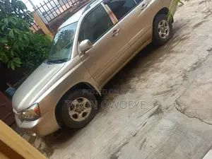 Toyota Highlander V6 4x4 2005 Gold