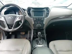 Hyundai Santa Fe SE FWD 2017 Gray