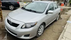 Toyota Corolla LE 4dr Sedan (1.8L 4cyl 4A) 2010 Silver