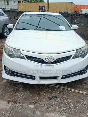 Toyota Camry SE Sport 4dr Sedan (2.5L 4cyl 6A) 2014 White