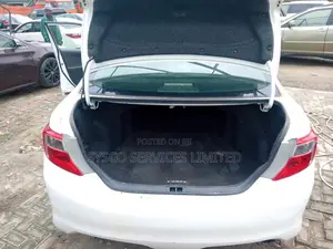Toyota Camry SE Sport 4dr Sedan (2.5L 4cyl 6A) 2014 White