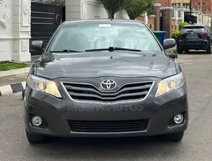 Toyota Camry LE 4dr Sedan (2.4L 4cyl 5A) 2009 Gray