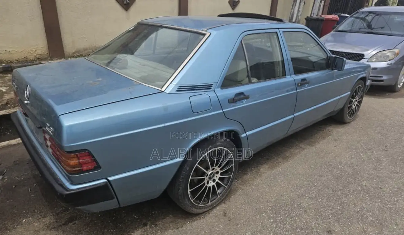 Mercedes-Benz 190E 1994 Blue