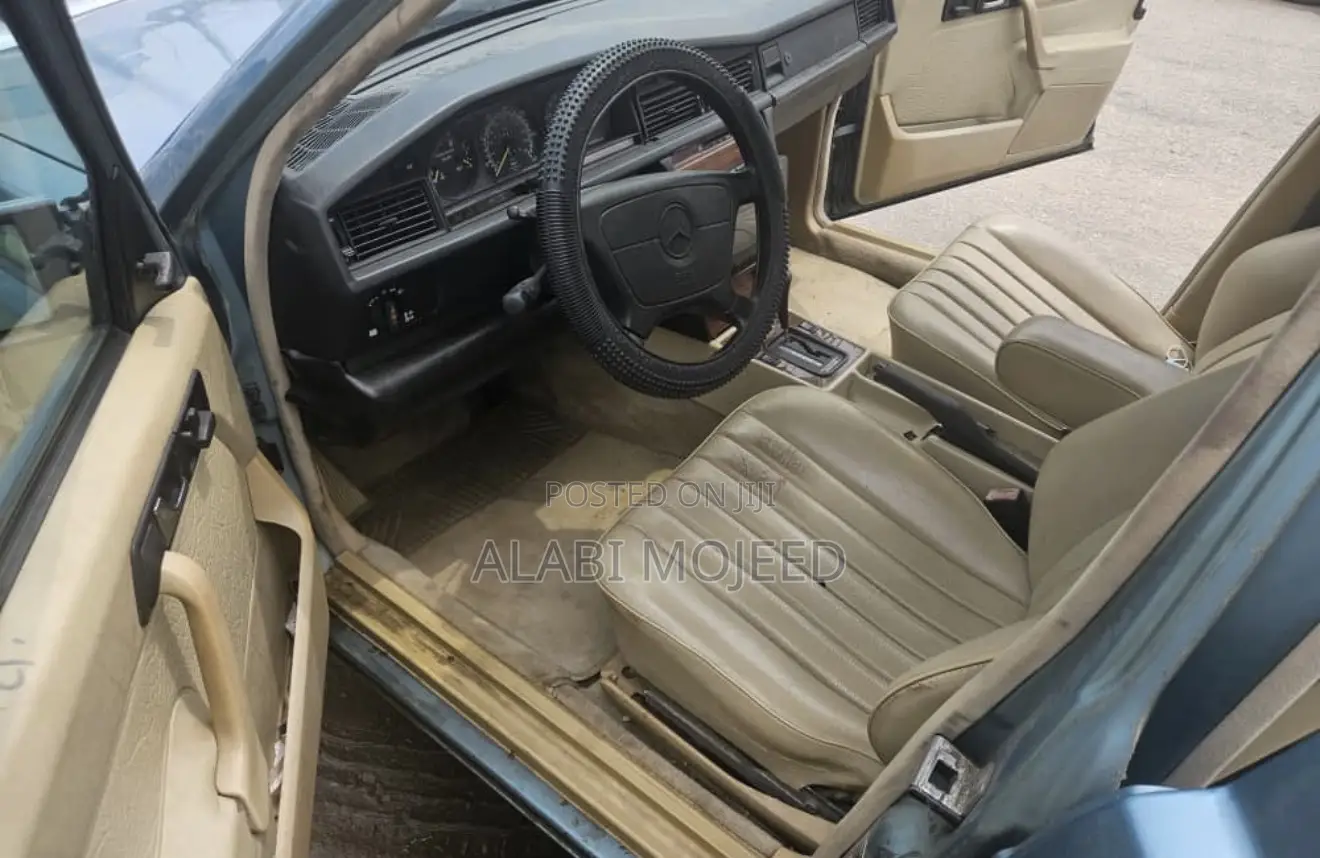Mercedes-Benz 190E 1994 Blue