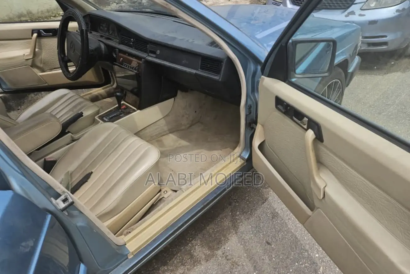 Mercedes-Benz 190E 1994 Blue