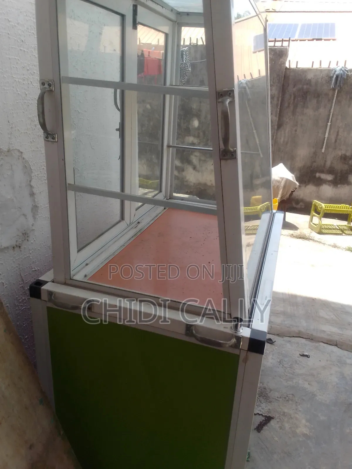 Show Glass