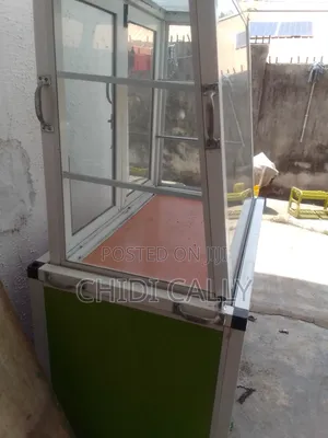Show Glass