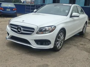 Mercedes-Benz C300 Luxury 4dr AWD 4Matic Sedan (2.0L 4cyl 7A) 2015