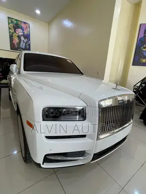 Rolls-Royce Cullinan Base 2022 White