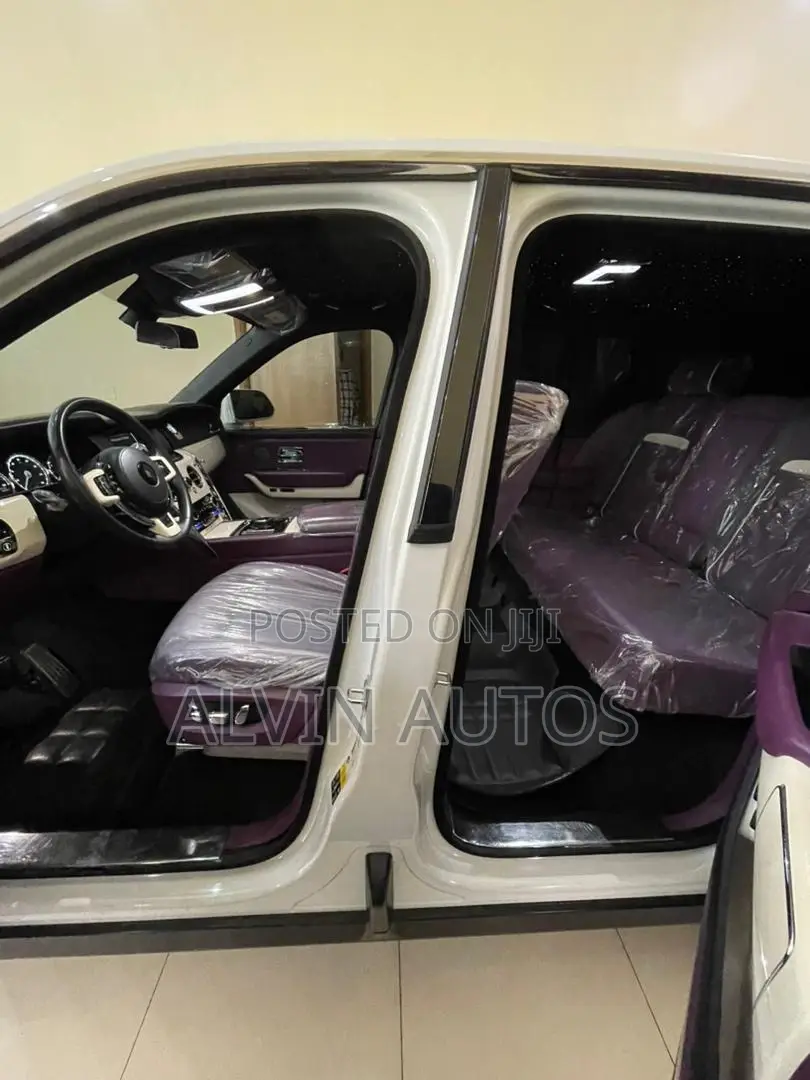 Rolls-Royce Cullinan Base 2022 White