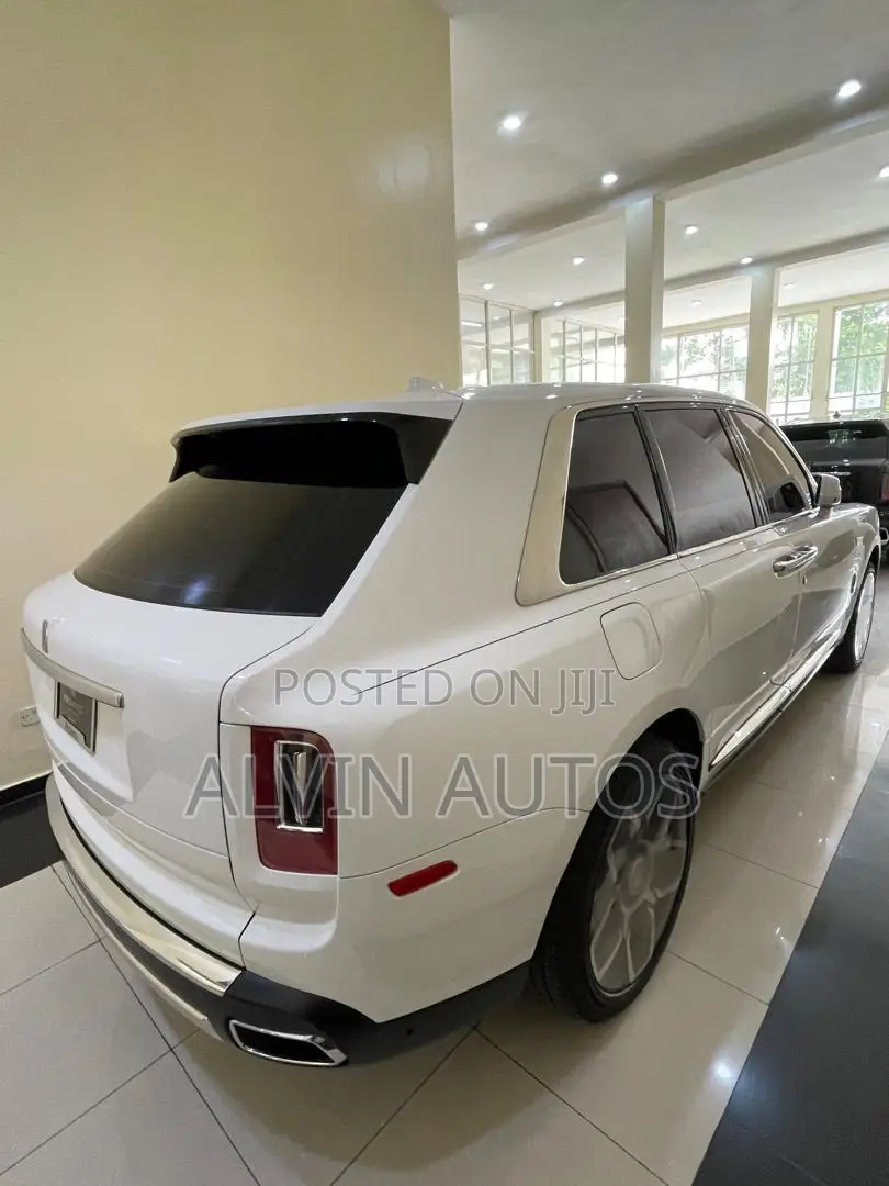 Rolls-Royce Cullinan Base 2022 White