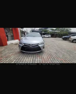 Toyota Camry SE 4dr Sedan (2.5L 4cyl 6A) 2015 Silver