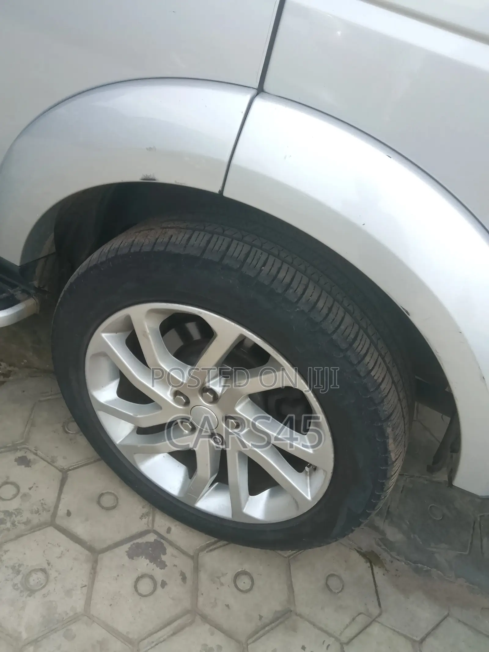 Land Rover Lr4 2016 Silver