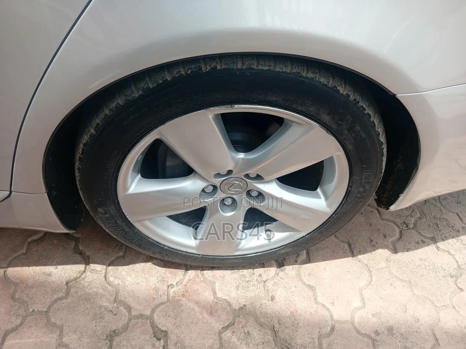 Lexus LS 2010 Silver